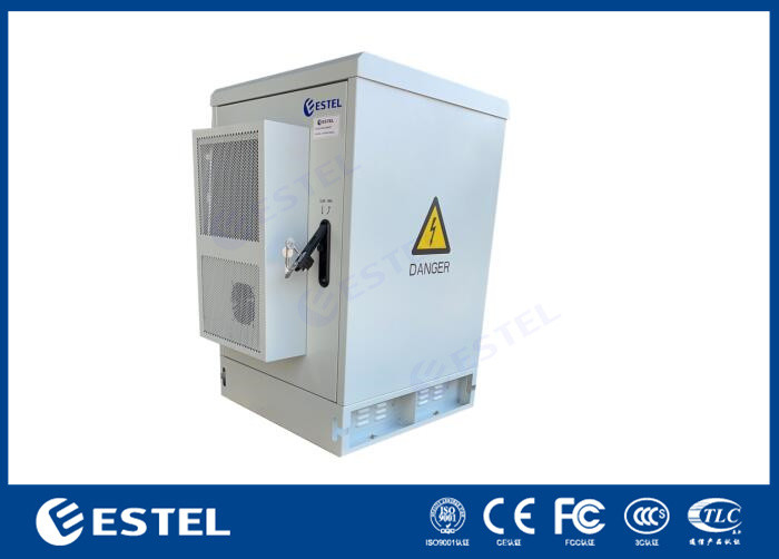 Một cửa trước IP55 Tủ ngoài trời với 16U Không gian người dùng làm mát với điều hòa không khí
